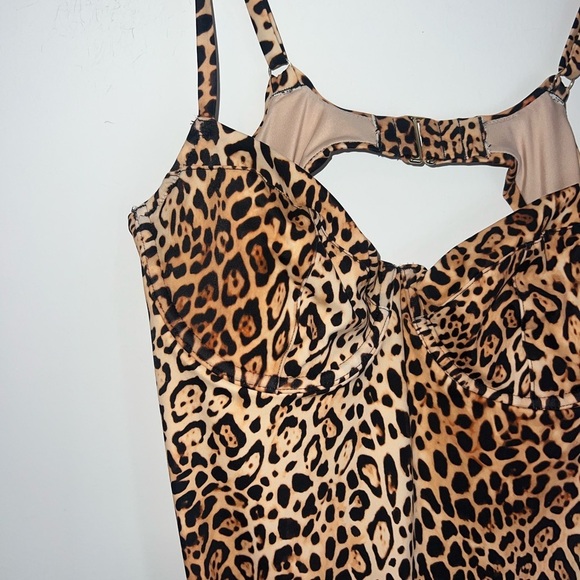 Victoria’s Secret new! Leopard Print XL One-Piece Swimsuit - Picture 4 of 14